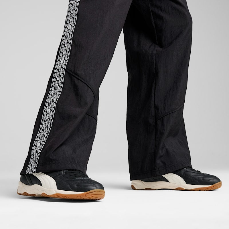 King Indoor Sneakers