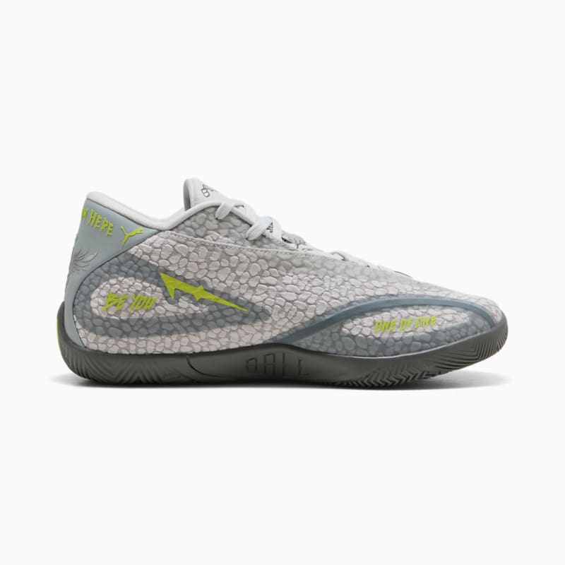 MB.06 Hills Basketball Shoes