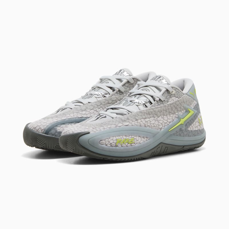 MB.06 Hills Basketball Shoes