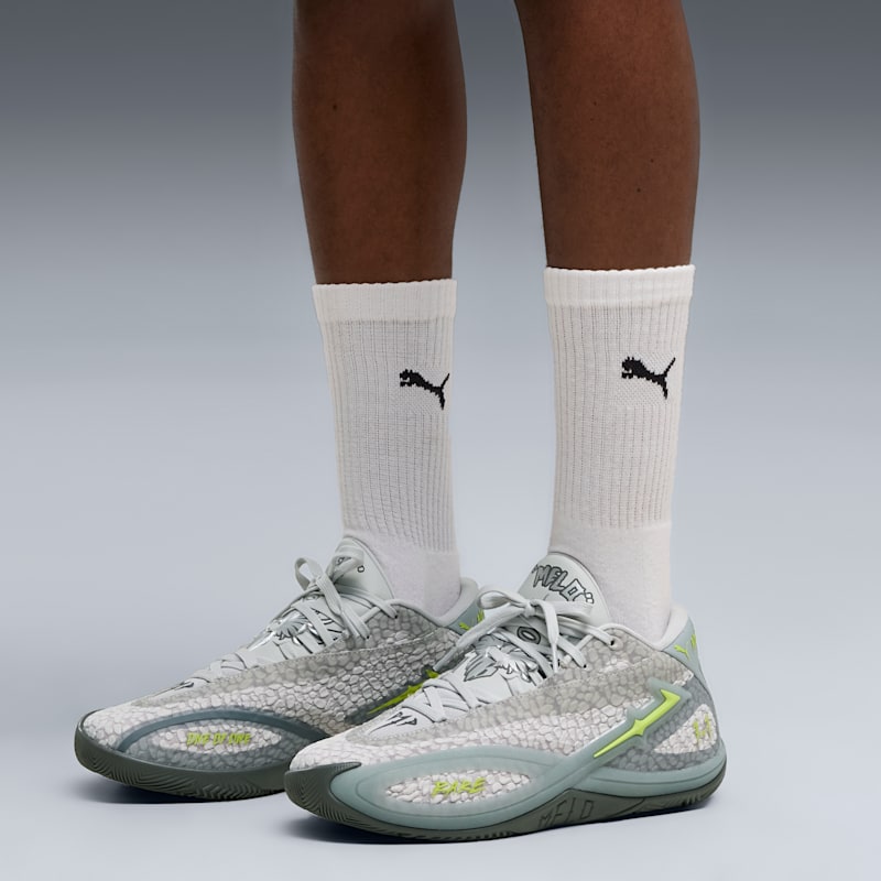 MB.06 Hills Basketball Shoes